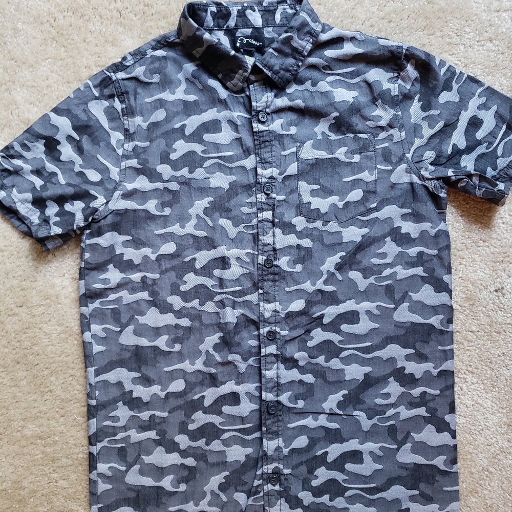 Boys gray  button down shirt size L